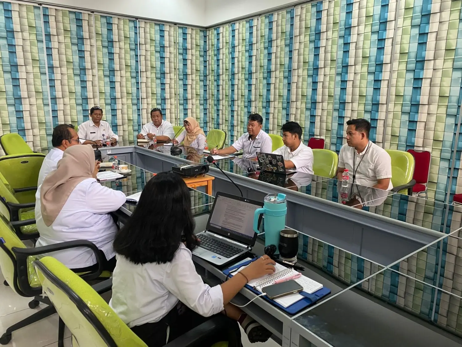 Rapat dengan DP3A Terkait Penentuan Metode Pengadaan Langsung Pemeliharaan Gedung PKK